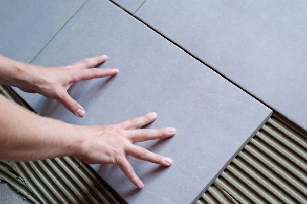 Hybrid Tile Adhesive Q5 Pro