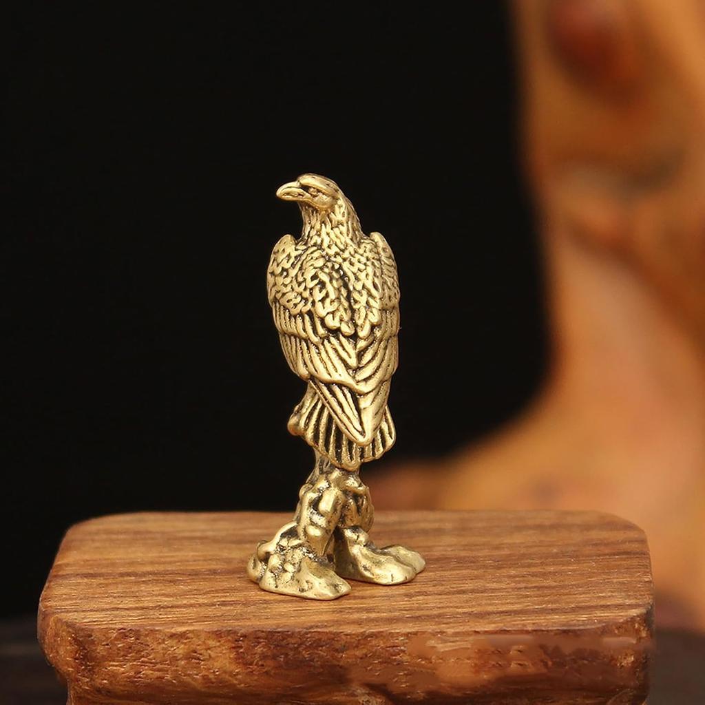 2 PCS Brass Eagle Bronze Carved-Brass Ornaments-Mini Animal Figurine-Gold Statues Home Decor-Tea Pet-Desk Decoration for Bookshelf Animal Paperweight