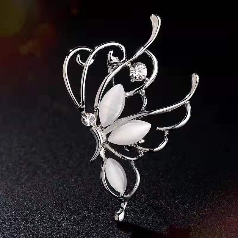 Brooch High-End Sense Niche High-End Women'S Silk Scarf Buckle Alloy Corsage Small Fragrant Wind Pearl Rhinestone High-End