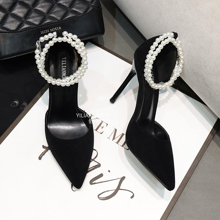 2025 новые туфли на шпильках с острым носком, женские черные замшевые босоножки с пряжкой в виде одного слова, жемчужные туфли на высоком каблуке