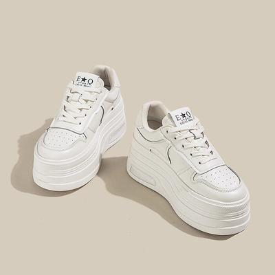 ~ Маленькие кожаные белые туфли женские весенние новые повседневные на танкетке с толстой подошвой, увеличивающие внутреннюю высоту