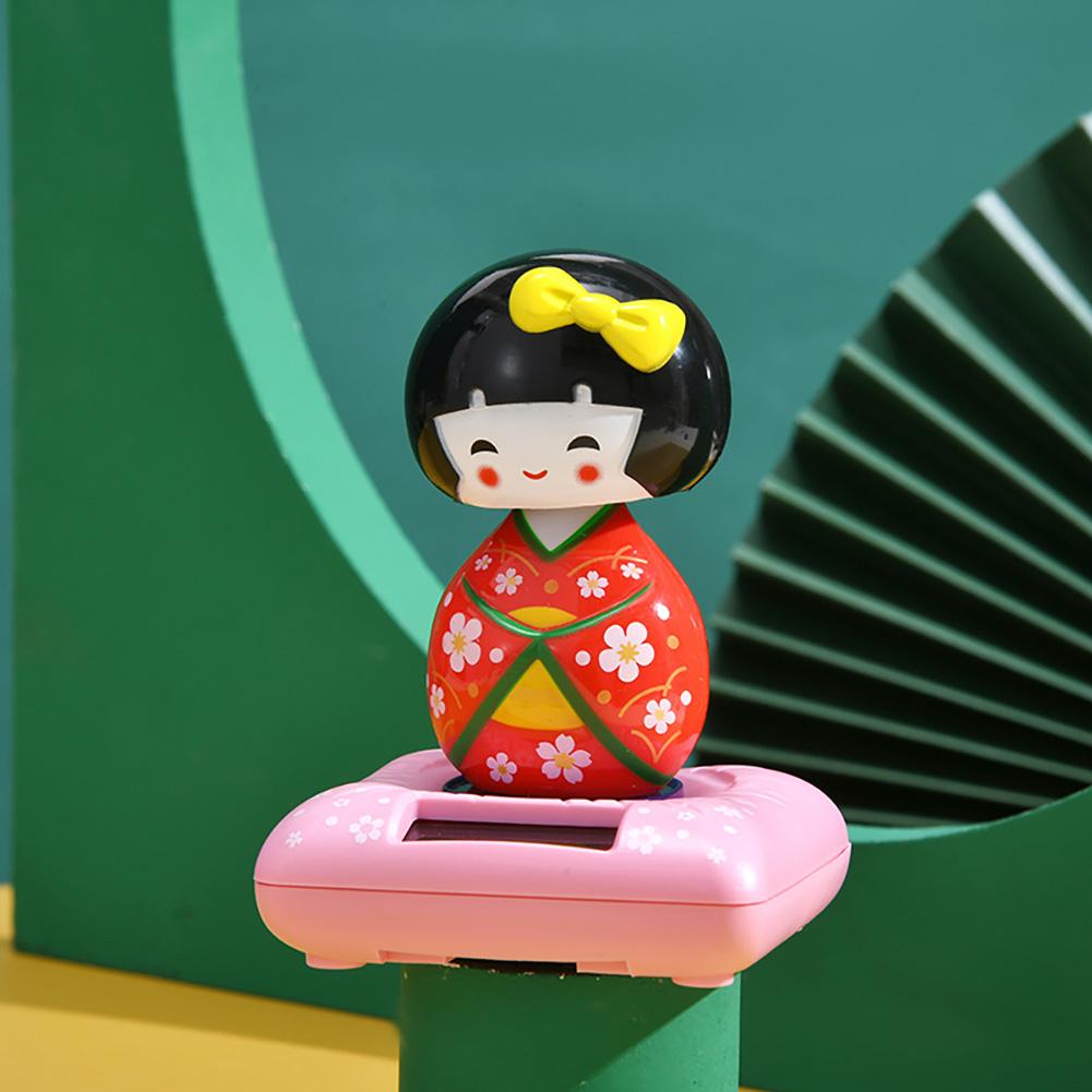 Кукольный автомобиль в японском стиле на солнечных батареях, украшение в виде кимоно, девочка, качающая головой, кивающая головой, мультяшная кукла, приборная панель, милые автомобильные аксессуары