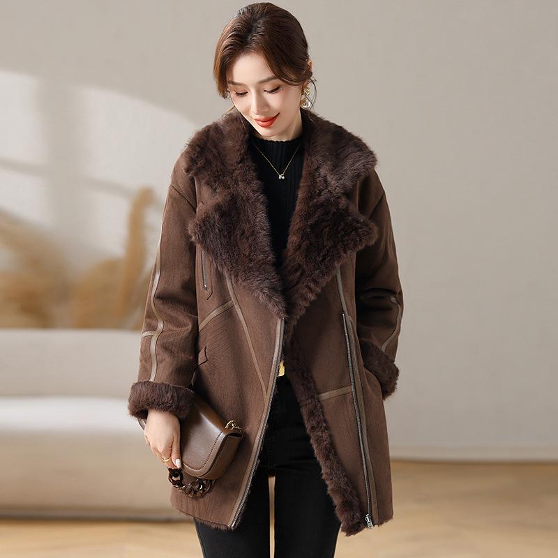 2025 Autumn/Winter New Arrival: Large Lapel Faux Fur Coat for Mid-Aged Women