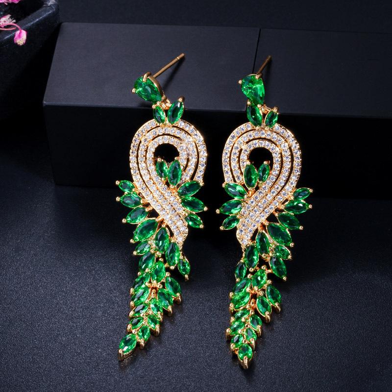 Темпераментные длинные серьги с бахромой из 18-каратного золота, свадебные серьги-пусеты с микроцирконами