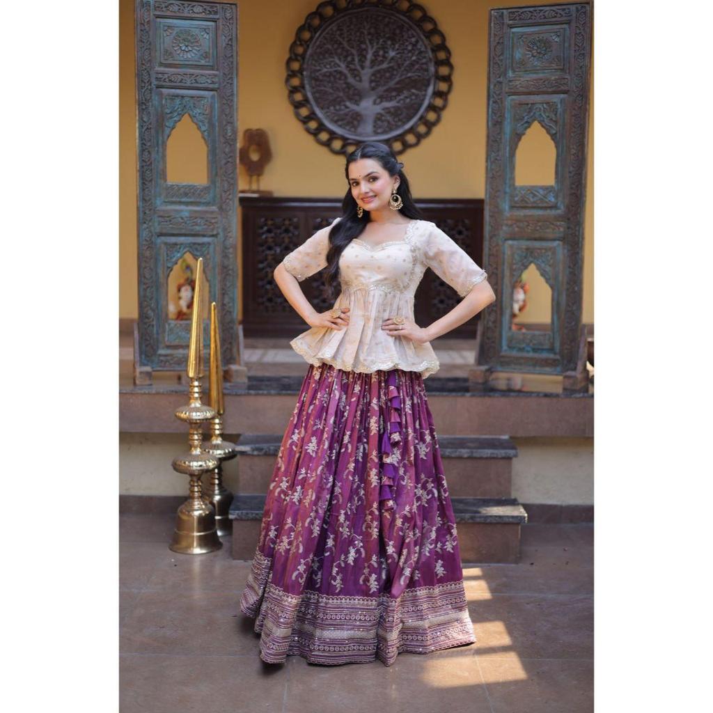 Дизайнерский комплект Lehenga Choli из окрашиваемой жаккардовой вискозы