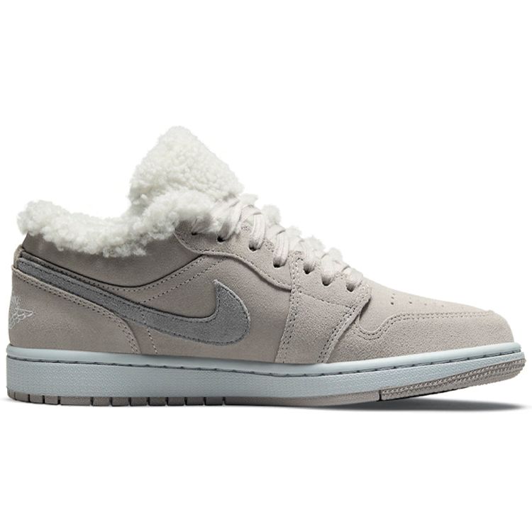 Женские кроссовки Air Jordan 1 Low SE Sherpa Fleece Grey College-Grey Particle-Grey DO0750-002