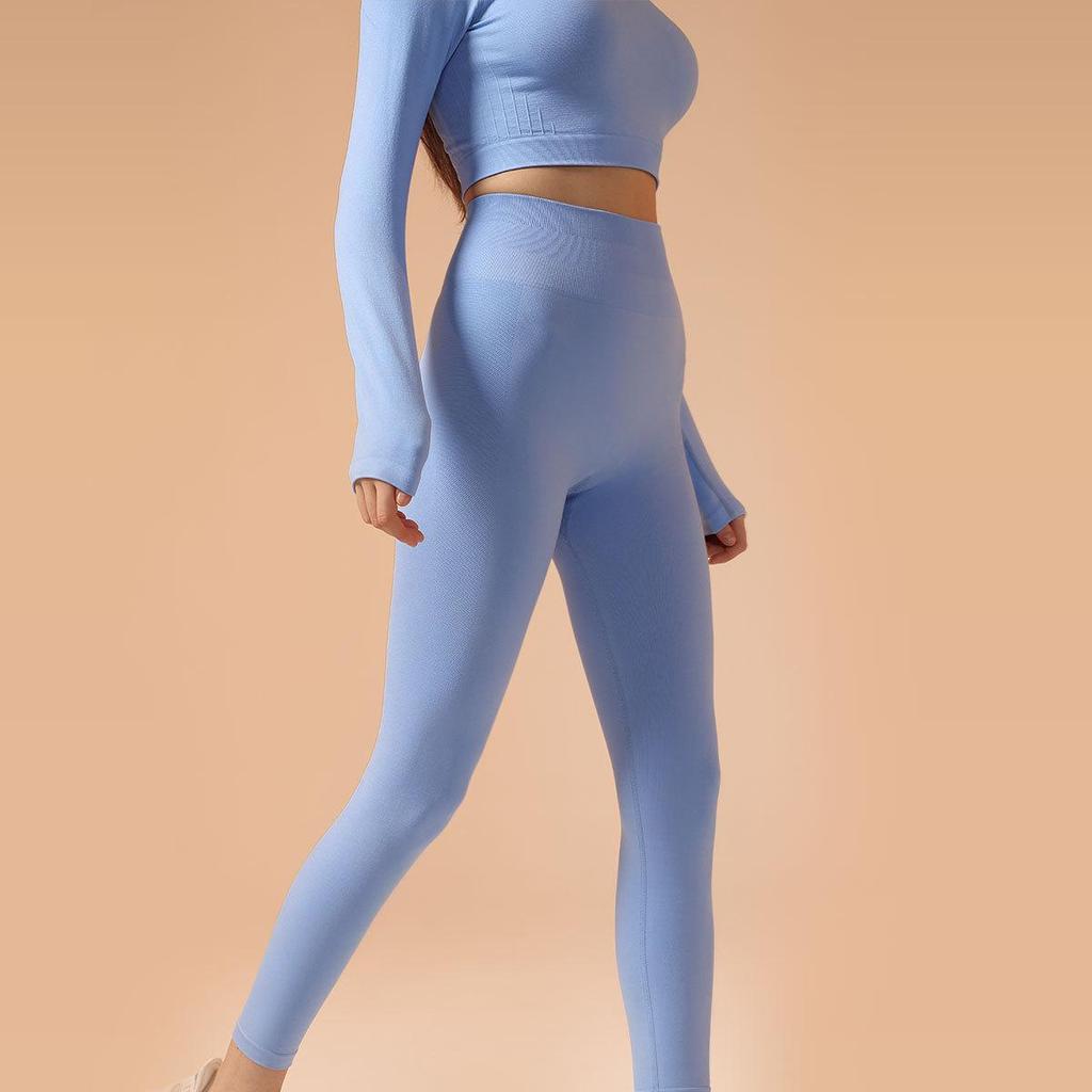 Женский бесшовный плиссированный комплект для йоги из двух частей: Завышенная талия, облегающий крой для фитнеса на открытом воздухе
