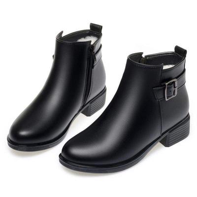 Осень и зима мягкая кожа нескользящие короткие ботинки женские туфли для мамы низкий каблук толстый каблук бархатные теплые хлопковые ботинки среднего возраста большой размер женщины