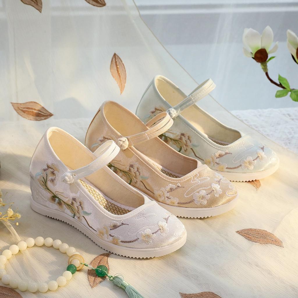[Yudie] 2025 New Old Beijing Cloth Shoes with Heightened Round Head Women with Hanfu High Heels and Thick Soles Embroidered Shoes
