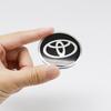 Toyota 56MM Колпачок ступицы колеса автомобиля Алюминиевые металлические наклейки с логотипом Для Rav4 Corolla Camry Aqua Yaris Cross Auris TRD Prius Chr GR