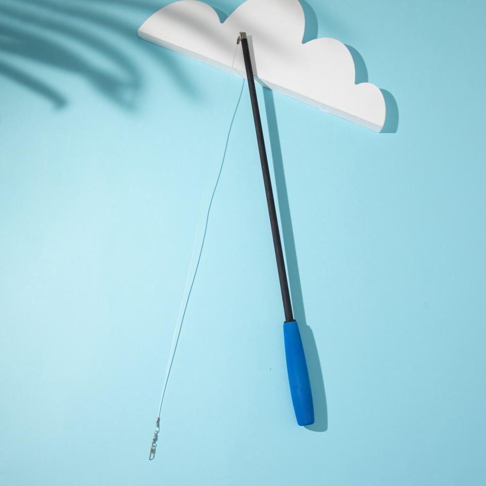 Популярная палочка-дразнилка для кошек: Трехсекционная удочка с несколькими вариантами расцветок для развлечения.