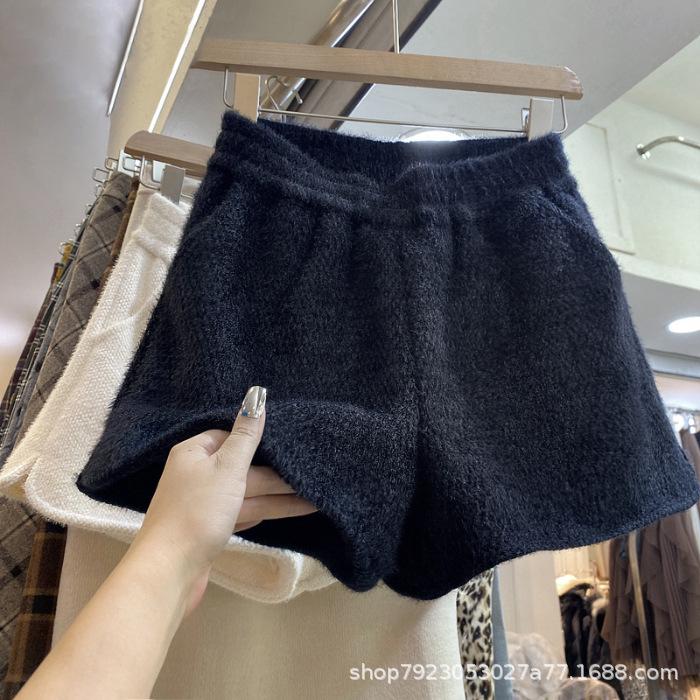 Women's Mink Fleece Wide-Leg A-Line Shorts: Thick Knitted Wool Bottoms for Autumn/Winter with Boots.