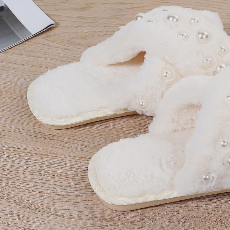Женские тапочки Cross Fur Pearl — удобная обувь на плоской подошве для дома на осень и зиму