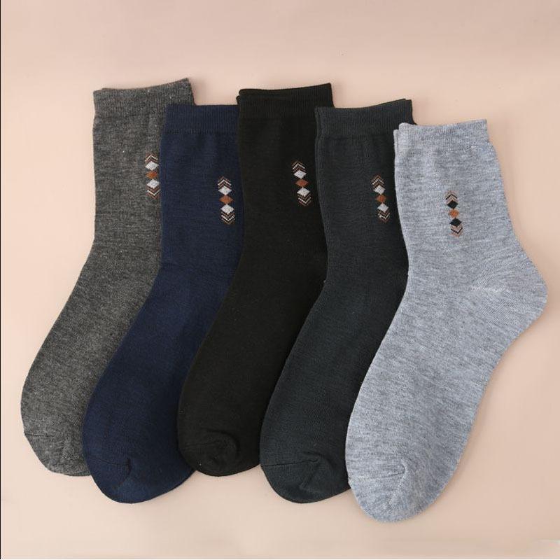 Men's Mid-Tube Velvet Thick Warm Socks (5-10 Pairs), Loose Totem Design for Autumn and Winter