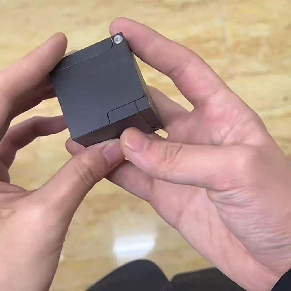 Вращающаяся кинетическая шкатулка для колец Крутой дисплей для хранения ювелирных изделий