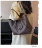 2025 Trendy Light Luxury Women's Large Capacity Commuter Tote Bag for Autumn and Winter