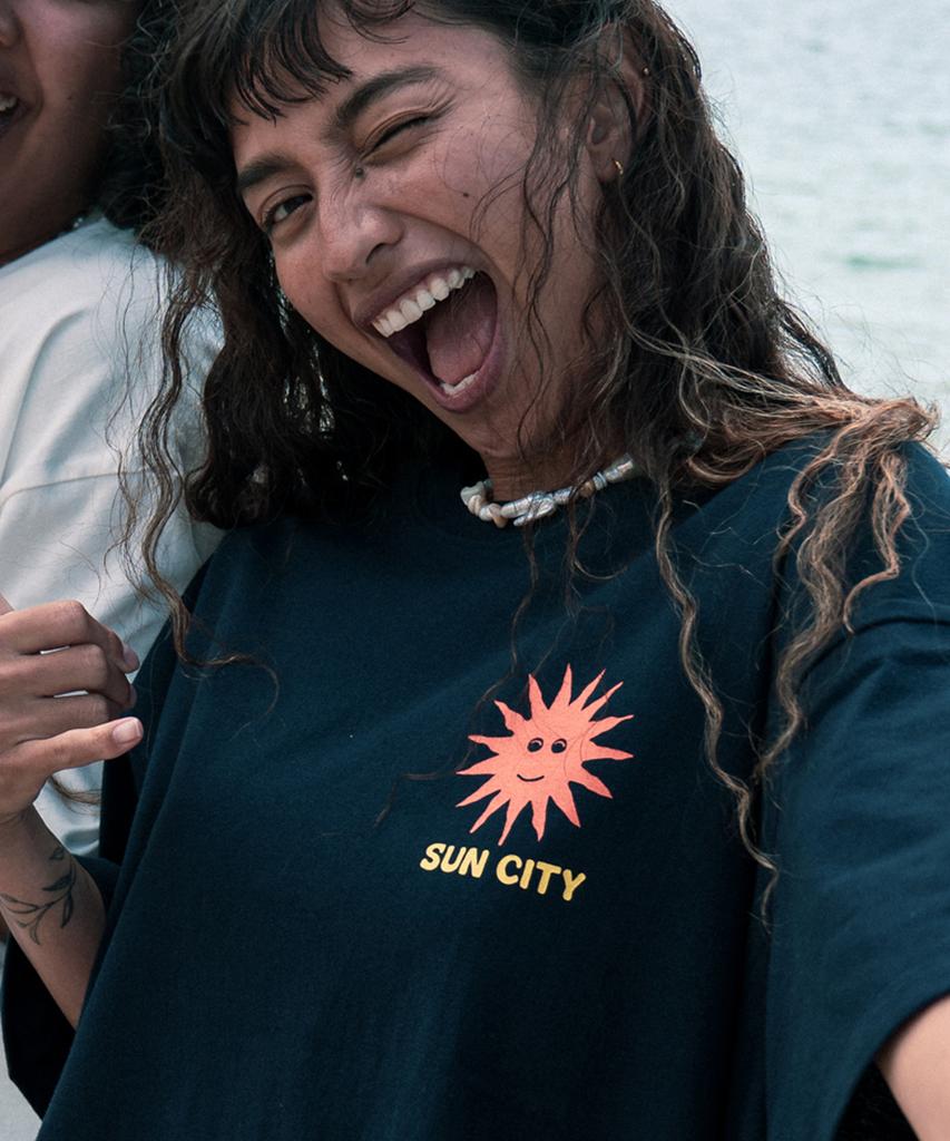 BIGWAVE COLLECTIVE Sun City Smile Boxer Fit T-Shirt (Navy)