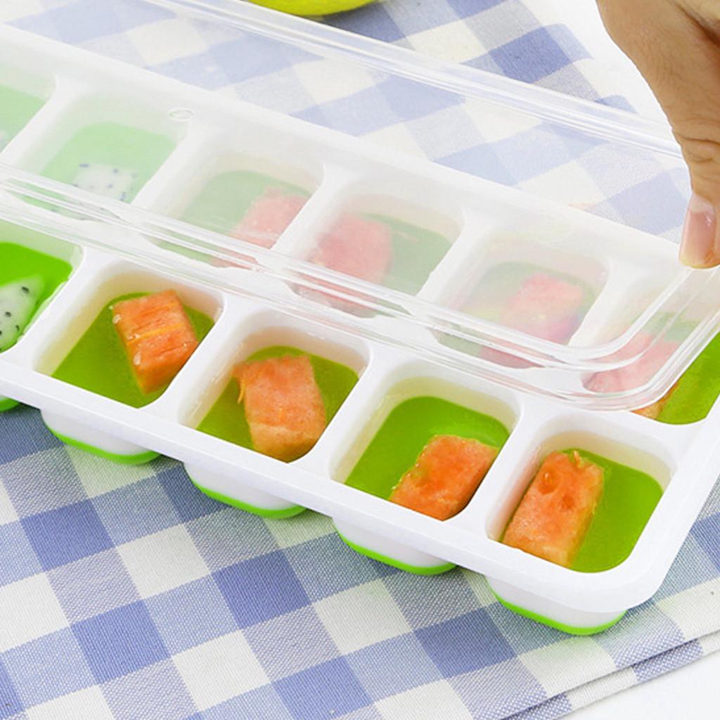 4Pc Covered Ice Tray Set With 14 Ice molds Molds Flexible Rubber Plastic Stackab