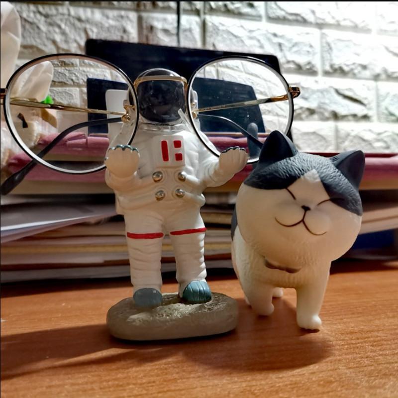 Stand Astronaut Multi-purpose Carry Cell phone / Glasses / IPAD / Pen Astronaut Statue Eyeglasses Stand Home Desktop Decoration