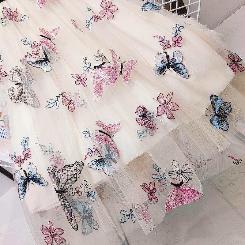 Qooth Сетчатая юбка-бабочка с вышивкой в ​​тяжелой промышленности, новинка весны 2022, высокая талия, большая распашная юбка-зонтик средней длины с высокой талией