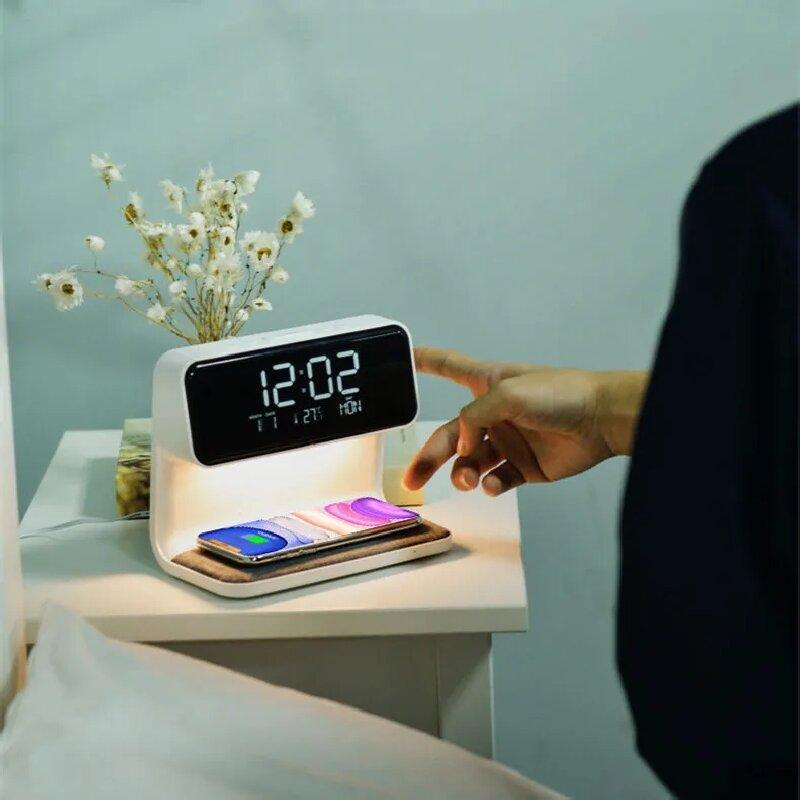 Creative 3 In 1 Bedside Lamp Wireless Charging LCD Screen Alarm Clock Wireless Phone Charger For Iphone Wireless Charger Pad Stand