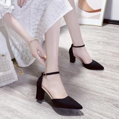 Модная женская обувь в продаже Роскошные сандалии 2025 Летняя мода Женские сандалии на каблуке с острым носком Удобная и элегантная женская обувь