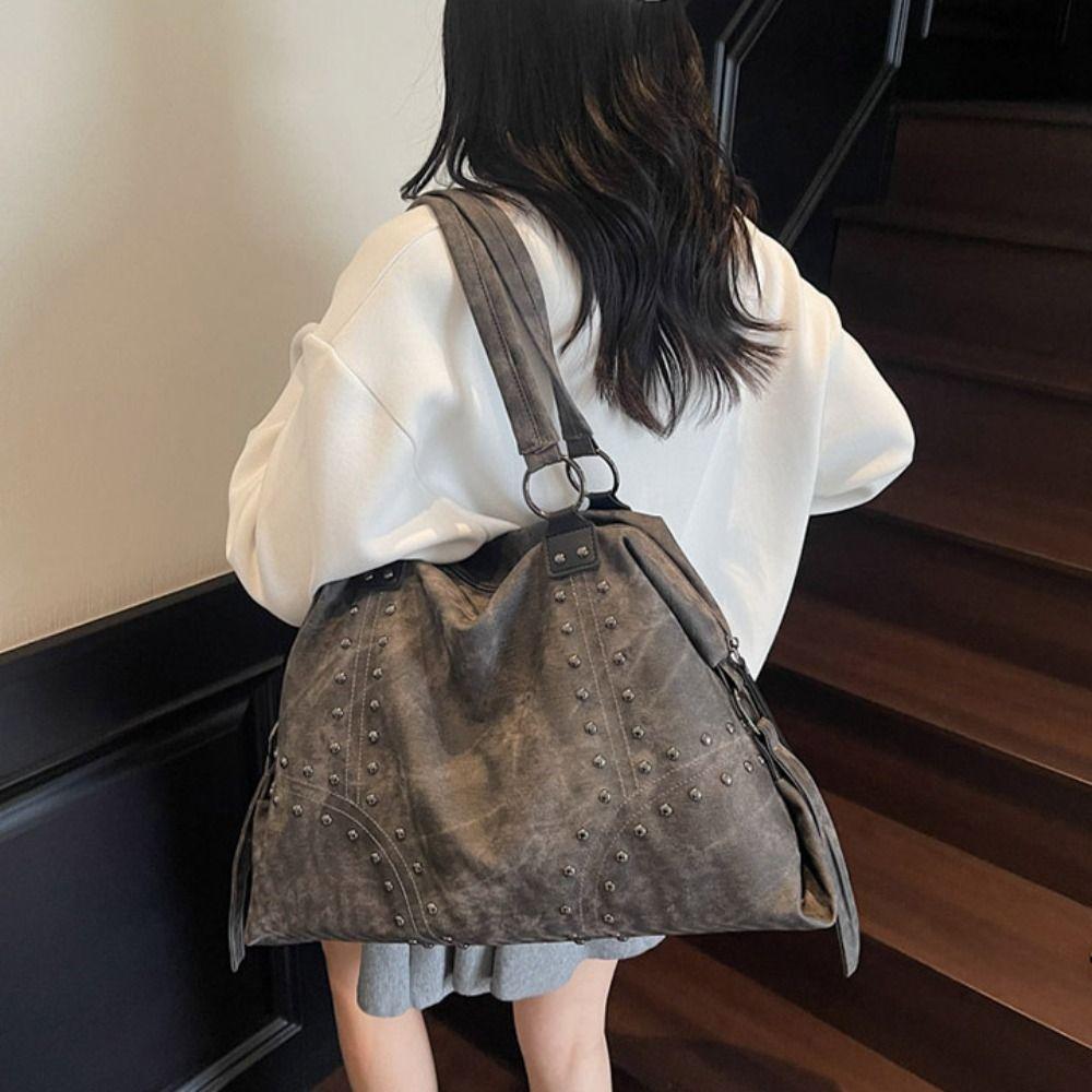 Retro American Style Rivet Shoulder Bags Large Capacity Y2K Shoulder Bag Outdoor