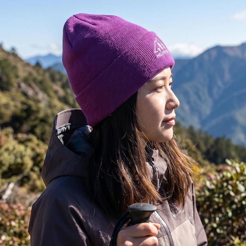 Autumn and winter hats Women's mountaineering warm knitted hats Versatile face small headgear Travel outdoor ear protection headgear