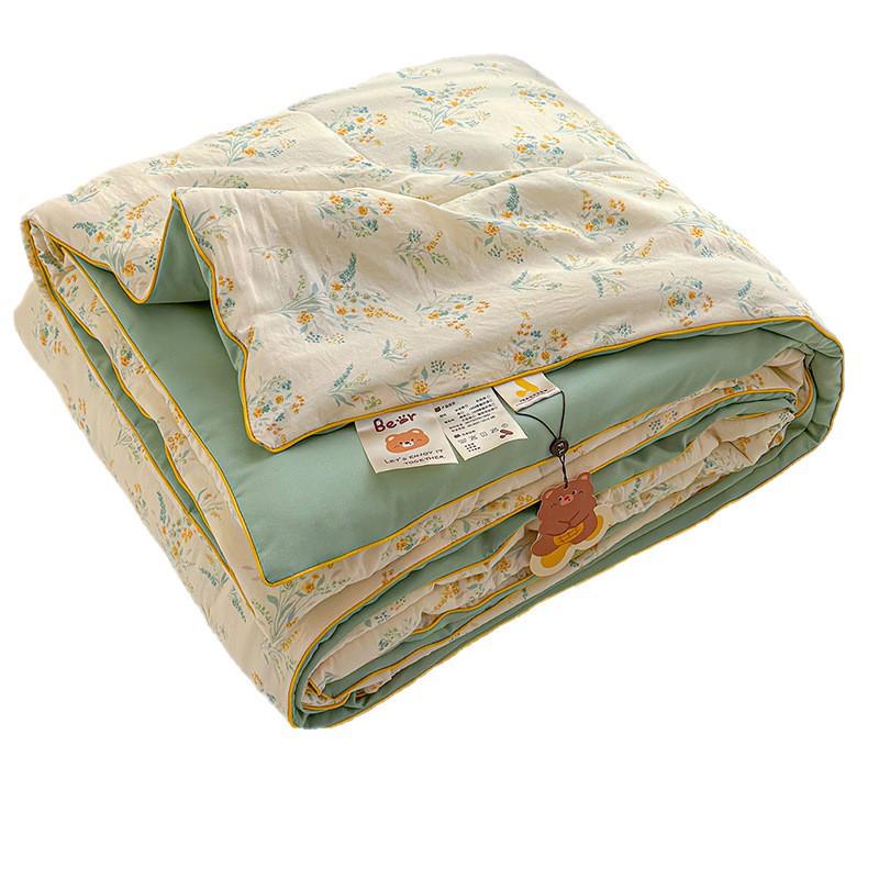 Washable Cotton Double Gauze Cartoon Summer Quilt for Mother and Baby - Soft, Fresh, and Thin Air Conditioning Blanket