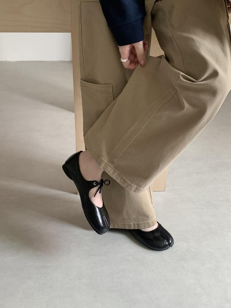 Fashion IPPEUM Tabi Shoes For Women 2025 New Fall Fashion Black PU Leather Split Toe Ballet Flats