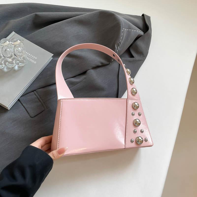 2025 лето новые женские сумки нишевые сумки персонализированные высокая ценность модные сумки на плечо с заклепками трендовые сумки женские