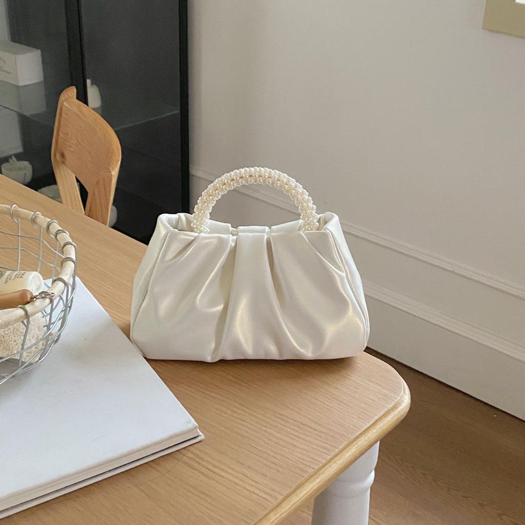 Сумка Pearl Wrist Cloud Bag Niche Design Temperament High-end Pearl White Pleated Small Bag Crossbody Bag Women