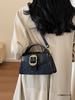 This year's popular bags are women's niche new Korean version of versatile retro high-end small square bag, shoulder messenger bag.