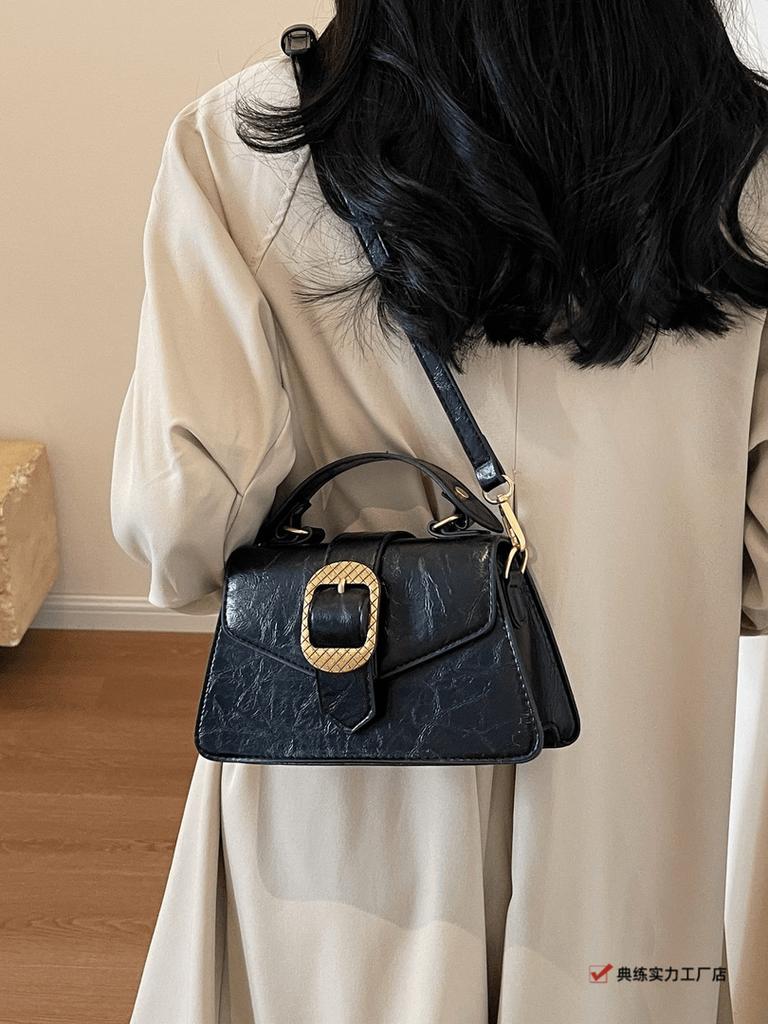 This year's popular bags are women's niche new Korean version of versatile retro high-end small square bag, shoulder messenger bag.