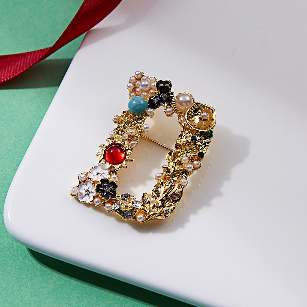 Rinhoo Trend Luxury Letter A D G S M Zirconia Baroque Brooch English Alphabet Imitation Pearl Rhinestone Initial Pin Lapel Badge