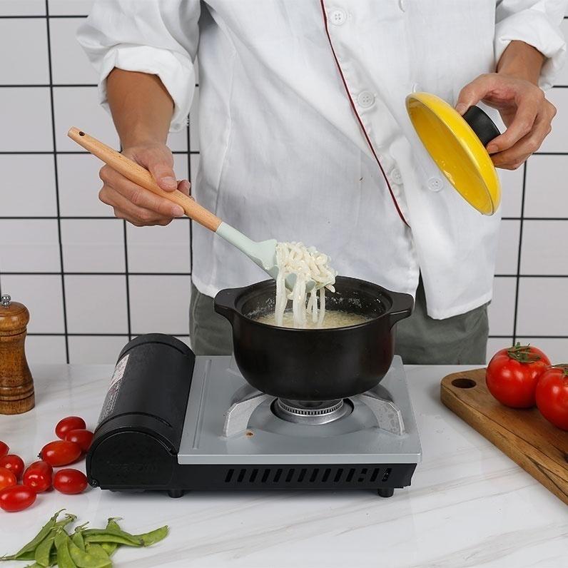 Wooden Handle Silicone Kitchenware Healthy Cookware Spatula Soup Spoon Brush Ladle Pasta Colander Non-stick Cookware Kitchen Tools