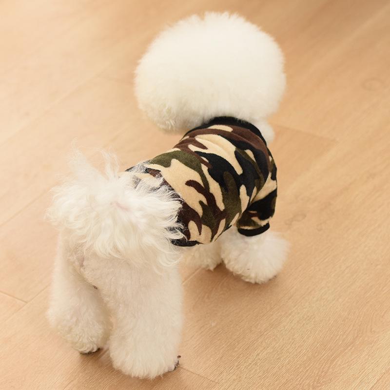 Камуфляжная плюшевая толстовка для бишон фризе: Милая, устойчивая к грязи, универсальная одежда для домашних животных на осень и зиму