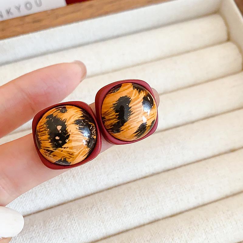 Ретро Гонконгский стиль Серьги-кольца с леопардовым принтом из серебряной иглы Легкая роскошь Высококлассные серьги с темпераментом Нишевые серьги Женские