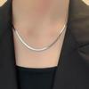 Золотая ключичная цепь, плоская змеиная кость, ожерелье для женщин, покрытие 18 каратным золотом, простое и элегантное, с утонченным ощущением