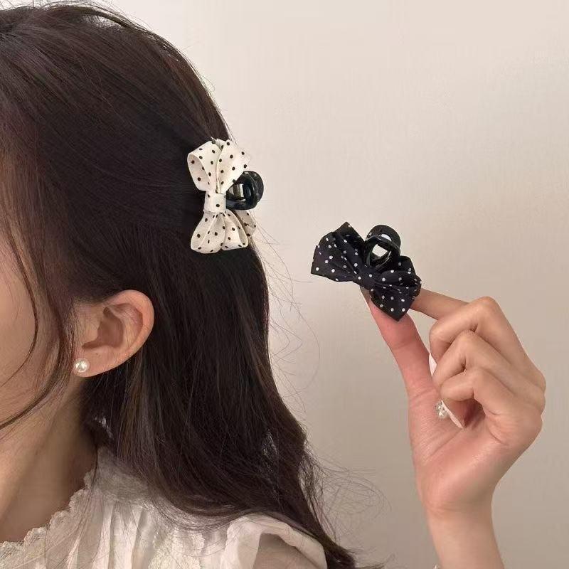 Нежный белый кружевной бант-зажим-уточка для челки и хвостов