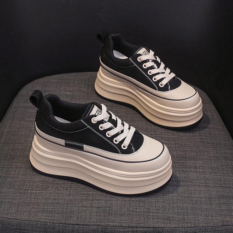Little white shoes women's 2025 autumn new sponge cake thick-soled Korean version board shoes small man thick-soled inner height increase casual shoes
