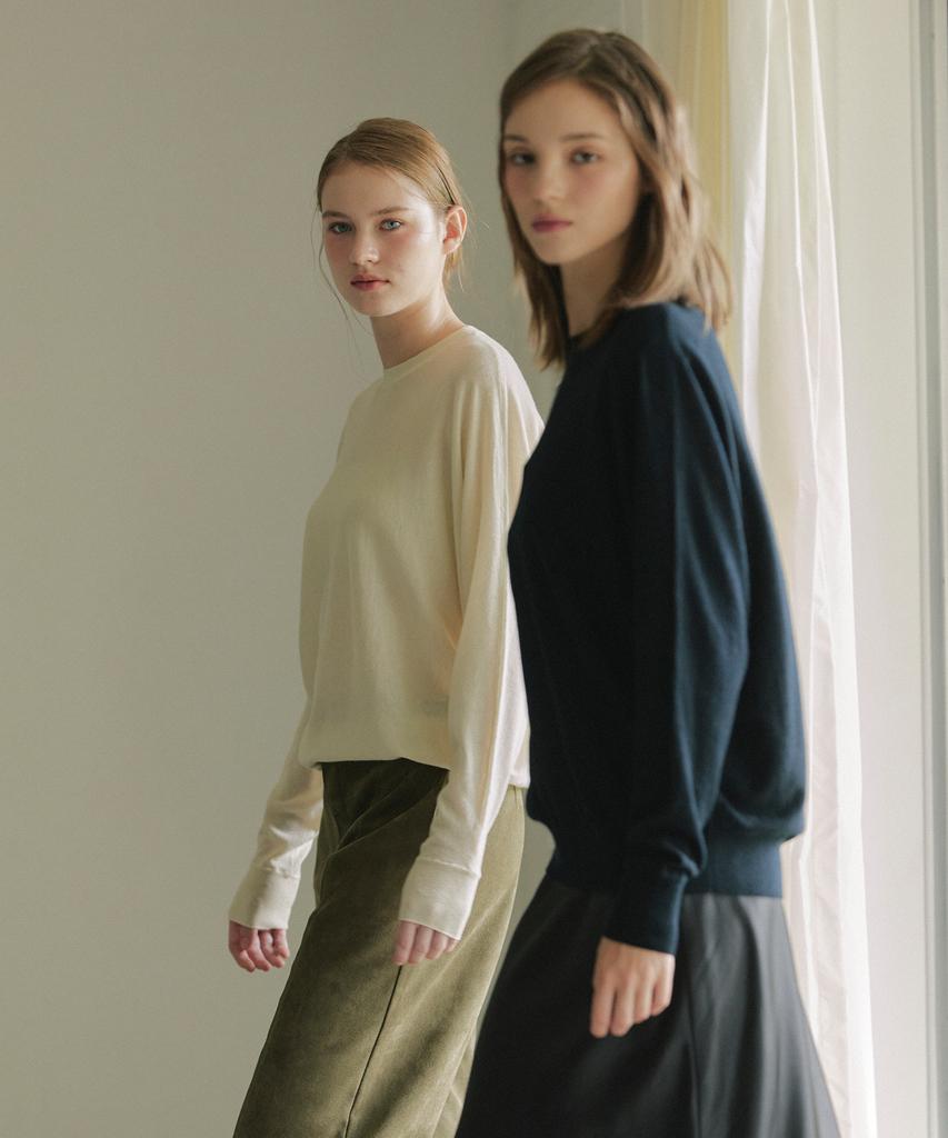 JE NE SAIS QUOI Loose Fit Bias Cut Cashmere Knit_ Navy
