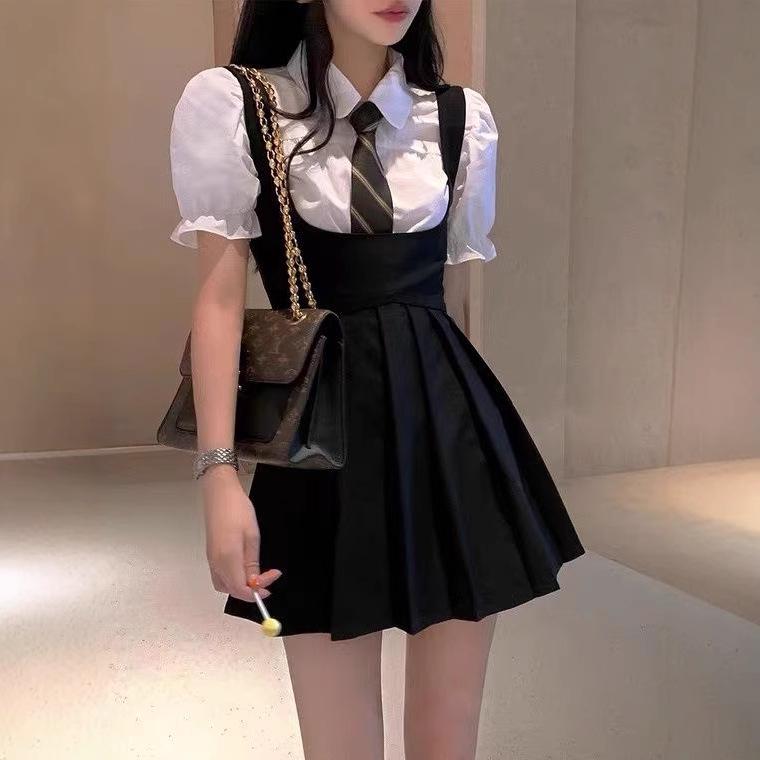 Женский летний комплект: блузка с пышными рукавами и плиссированная юбка - маленькое черное платье с топом-майкой на бретелях