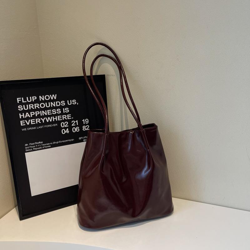 Premium Sense Large-capacity Bag Women's New Versatile Shoulder Bag Fashionable Commuter Portable Bucket Bag