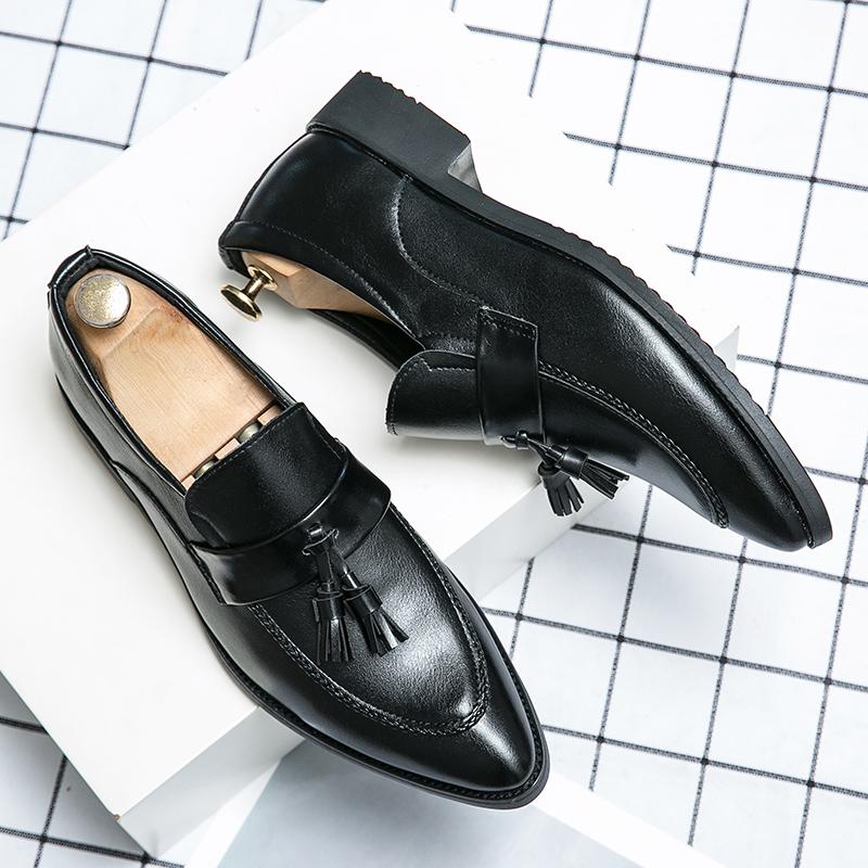 Tassel Men Dress Shoes Male Loafers Pointed Toe Business Shoes 2024 New Arrival Mens Slip On Shoes Classic Men Shoes for Wedding