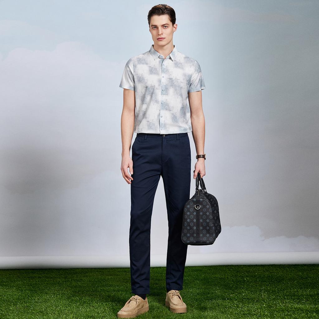 Machine Washable&Easy to Care for: Summer Breathable, Refreshing, and Comfortable Men's Casual Shirt with Ink Printed Collar and Short Sleeve