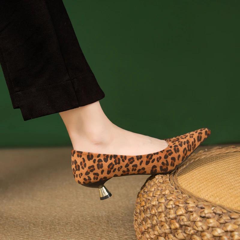 Fashion Fashion Leopard Print Women's Low Heels Autumn Shallow Mouth Pointed Toe Women's Walking Shoes Comfortable Slip-on Women's Shoes