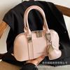 Niche design bag women's summer 2025 new casual messenger bag fashion this year popular portable shell bag