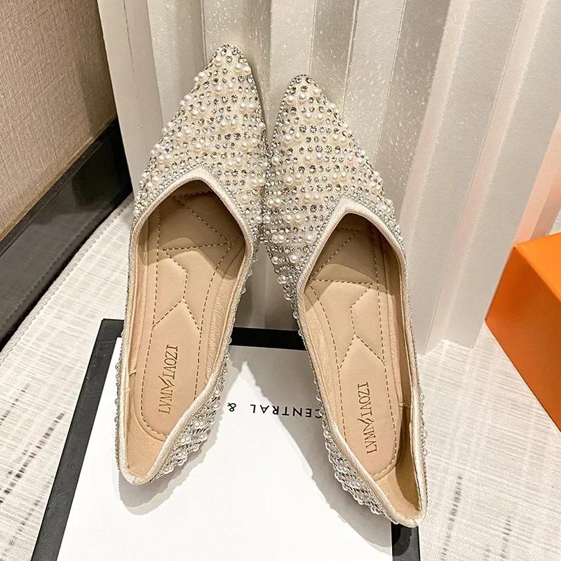 Fashion Women Fashion Rhinestone Flats Shoes Women Pointed Slip On Loafers Ladies Comfortable Soft Sole Shallow Single Shoe Plus Size