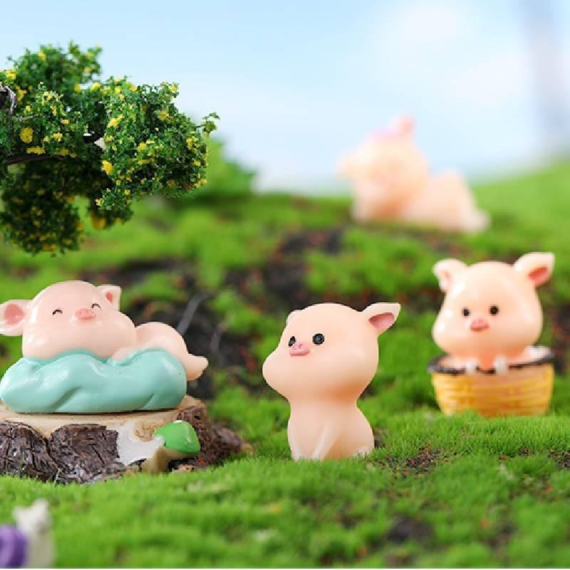 Adorable Resin Pig Figurine For Car Decor And Desktop Ornaments Creative Cartoon
